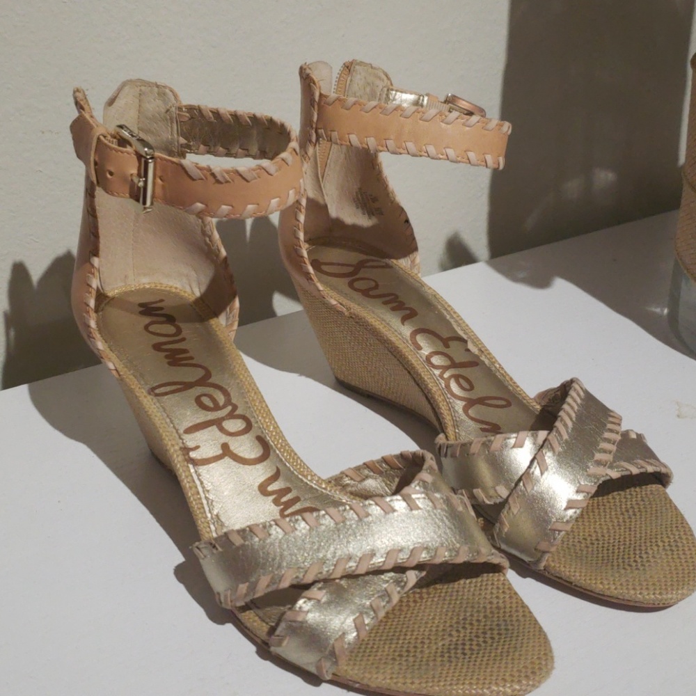 Tan and gold wedges